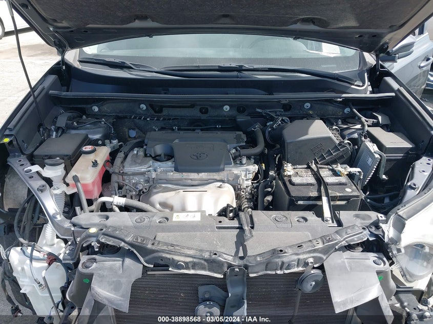 2017 TOYOTA RAV4 XLE - JTMWFREVXHD096001