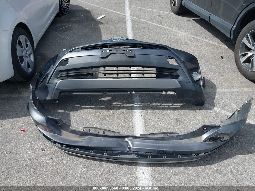 2017 TOYOTA RAV4 XLE - JTMWFREVXHD096001