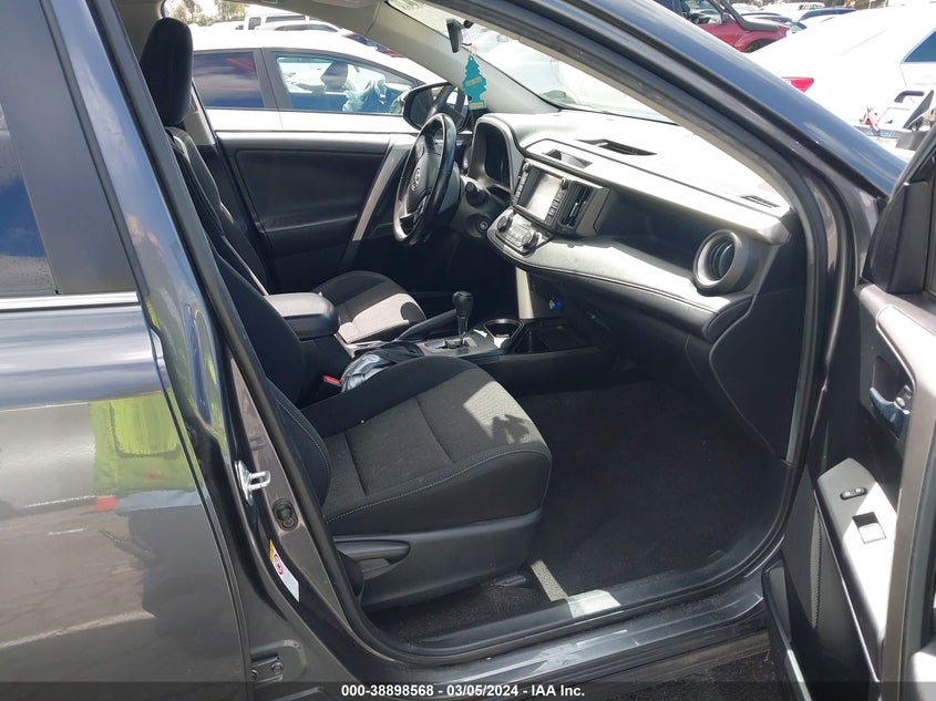 2017 TOYOTA RAV4 XLE - JTMWFREVXHD096001