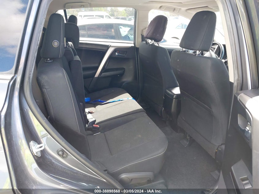 2017 TOYOTA RAV4 XLE - JTMWFREVXHD096001