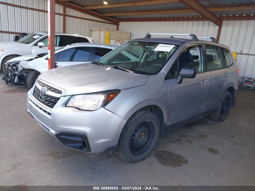 VIN JF2SJAAC0JG417388 2018 SUBARU FORESTER 2.5I