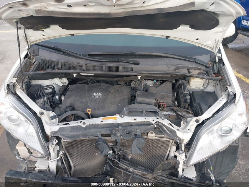VIN 5TDYZ3DC9HS847249 2017 TOYOTA SIENNA XLE PREMIUM 8 PASSENGER
