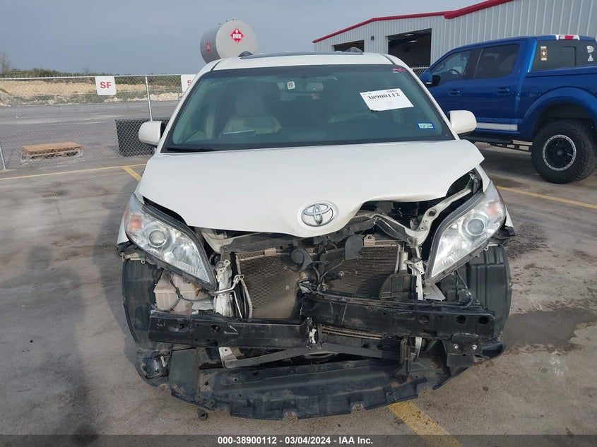 VIN 5TDYZ3DC9HS847249 2017 TOYOTA SIENNA XLE PREMIUM 8 PASSENGER