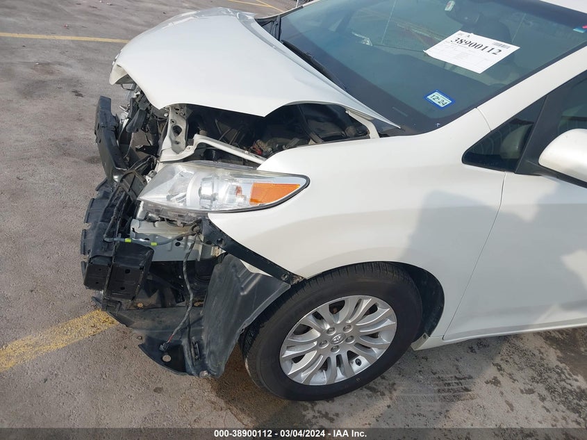 VIN 5TDYZ3DC9HS847249 2017 TOYOTA SIENNA XLE PREMIUM 8 PASSENGER