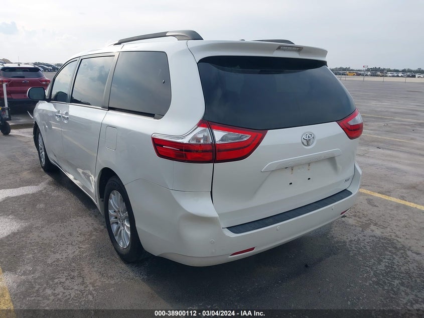 VIN 5TDYZ3DC9HS847249 2017 TOYOTA SIENNA XLE PREMIUM 8 PASSENGER