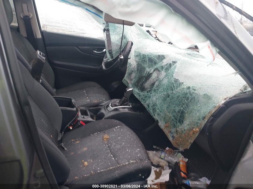 2019 NISSAN ROGUE SV - 5N1AT2MV2KC841960