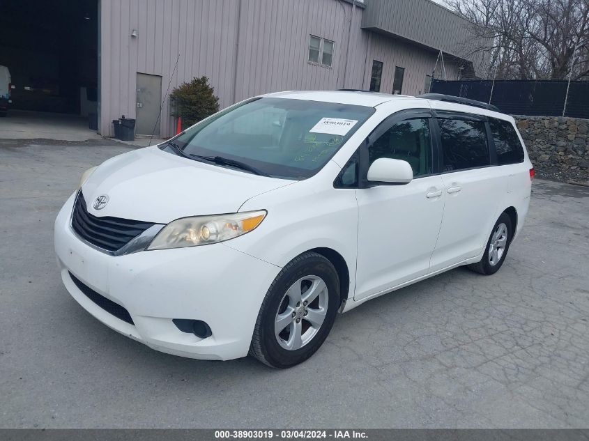 5TDKK3DCXDS372098 2013 TOYOTA SIENNA, photo no. 2