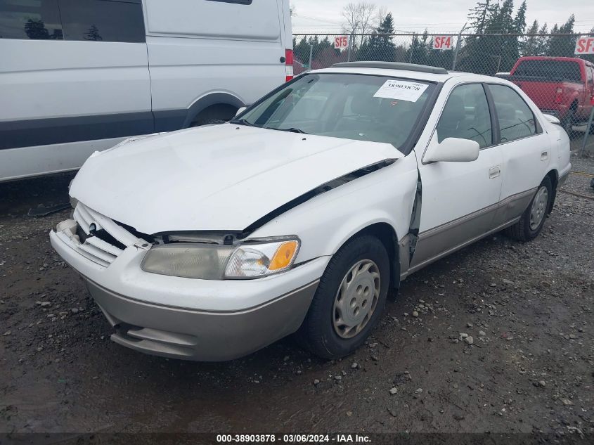 1999 Toyota Camry Le VIN: 4T1BG28K3XU891972 Lot: 38903878