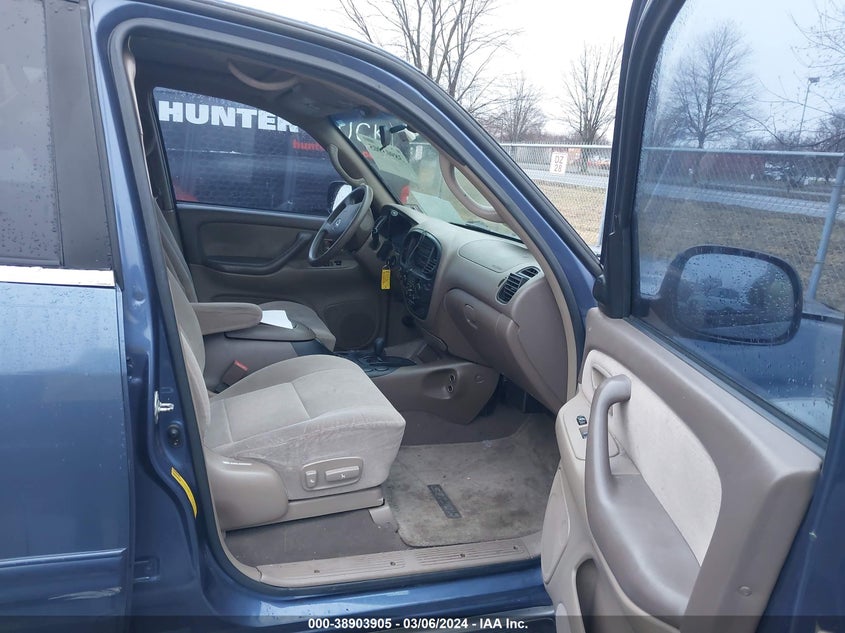 2003 Toyota Sequoia Sr5 V8 VIN: 5TDBT44A43S185892 Lot: 38903905