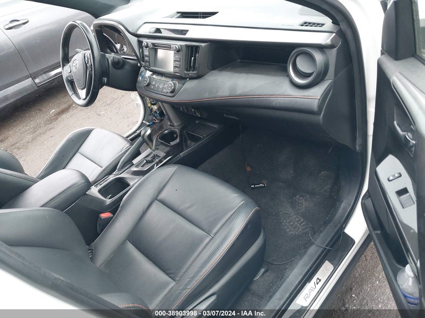 2017 TOYOTA RAV4 HYBRID SE - JTMJJREV5HD131259