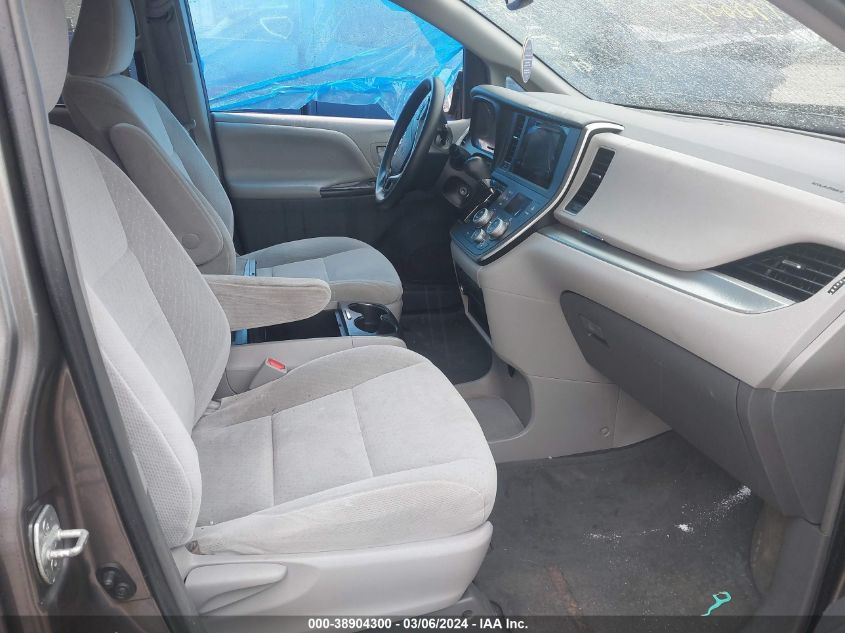 5TDKK3DCXFS599133 2015 Toyota Sienna Le 8 Passenger