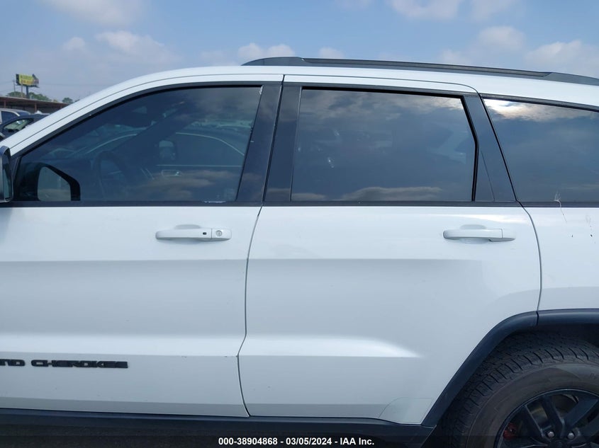 2019 JEEP GRAND CHEROKEE LAREDO - 1C4RJEAG8KC826576