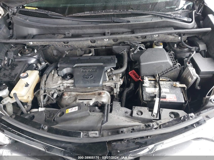 2018 TOYOTA RAV4 ADVENTURE/XLE - JTMRFREV4JJ227332