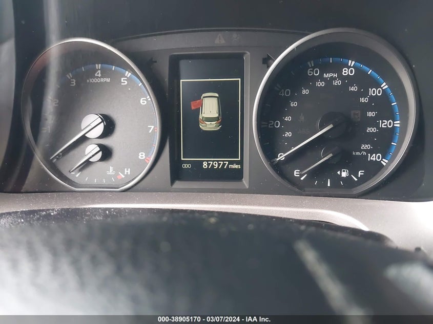 2018 TOYOTA RAV4 ADVENTURE/XLE - JTMRFREV4JJ227332