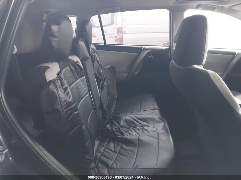 2018 TOYOTA RAV4 ADVENTURE/XLE - JTMRFREV4JJ227332