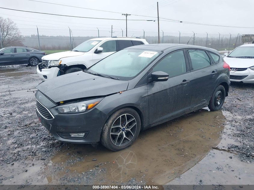 VIN 1FADP3M28JL214444 2018 FORD FOCUS SEL