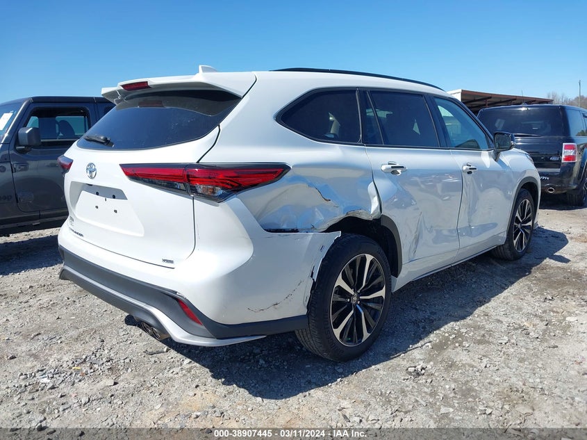 2022 TOYOTA HIGHLANDER VIN: 5TDLZRAH7NS102234