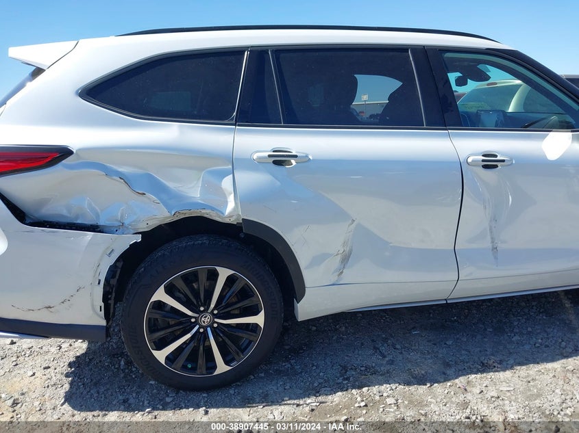 2022 TOYOTA HIGHLANDER VIN: 5TDLZRAH7NS102234