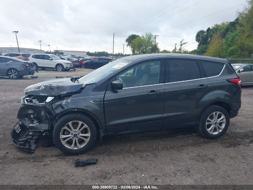 1FMCU0GDXKUB75230 2019 Ford Escape Se