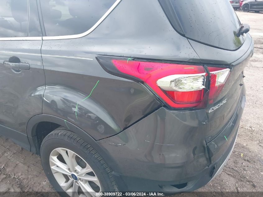 1FMCU0GDXKUB75230 2019 Ford Escape Se