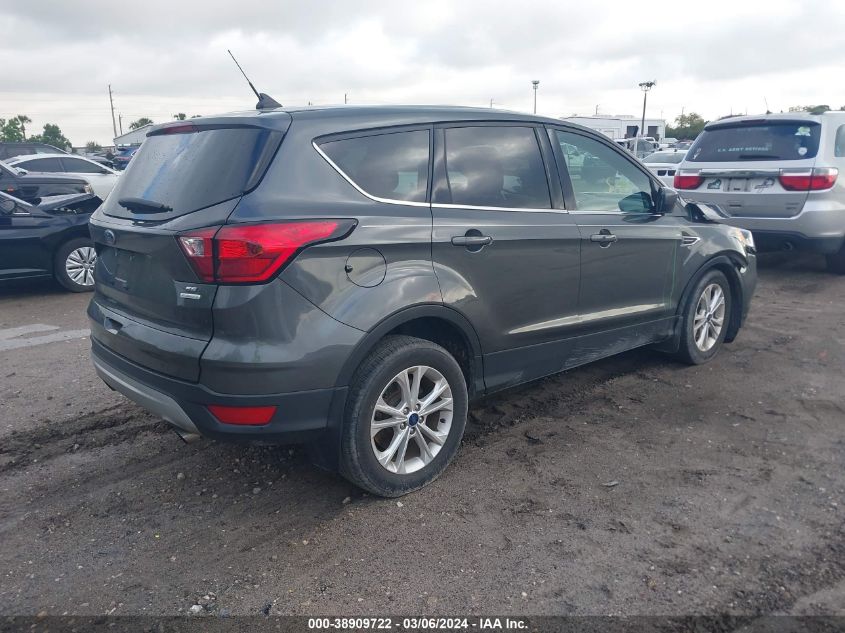 1FMCU0GDXKUB75230 2019 Ford Escape Se
