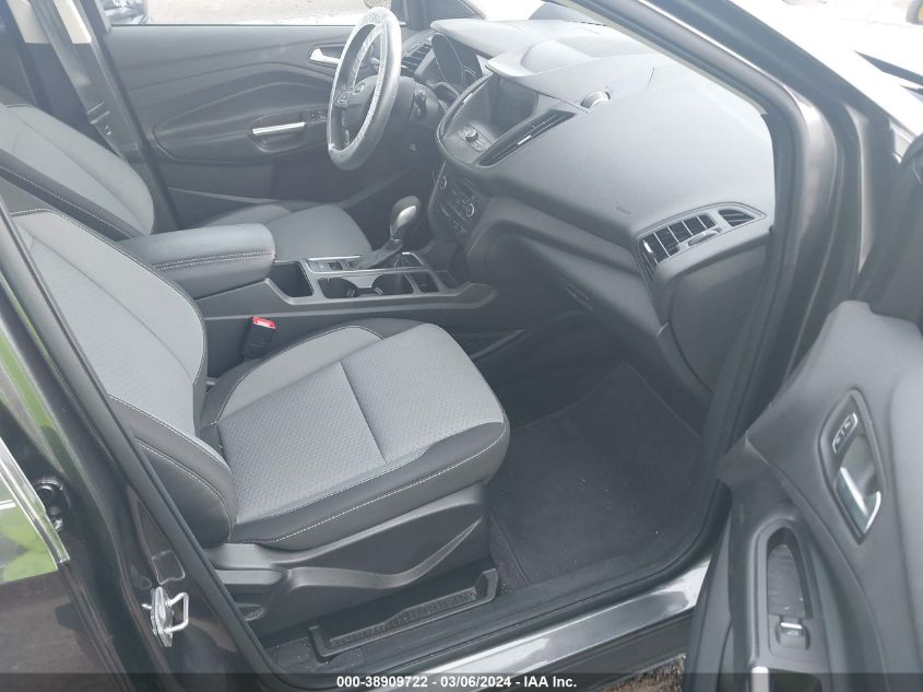 1FMCU0GDXKUB75230 2019 Ford Escape Se