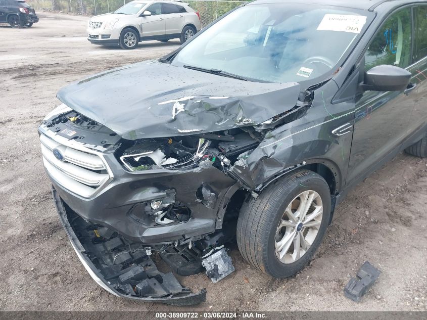 1FMCU0GDXKUB75230 2019 Ford Escape Se