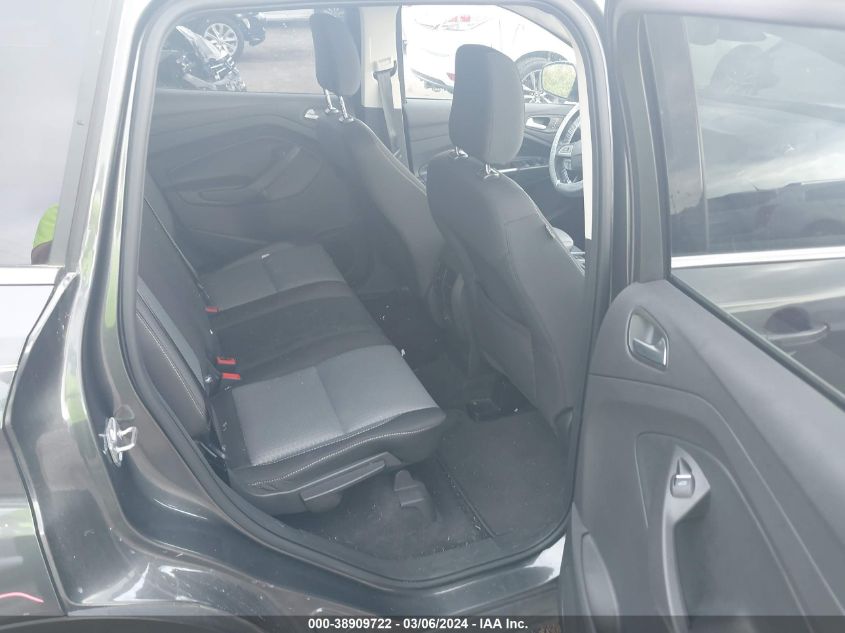 1FMCU0GDXKUB75230 2019 Ford Escape Se