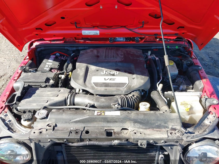 2016 JEEP WRANGLER UNLIMITED SPORT - 1C4BJWDG7GL200477