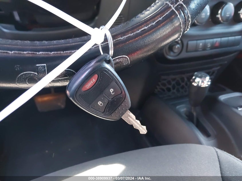 2016 JEEP WRANGLER UNLIMITED SPORT - 1C4BJWDG7GL200477