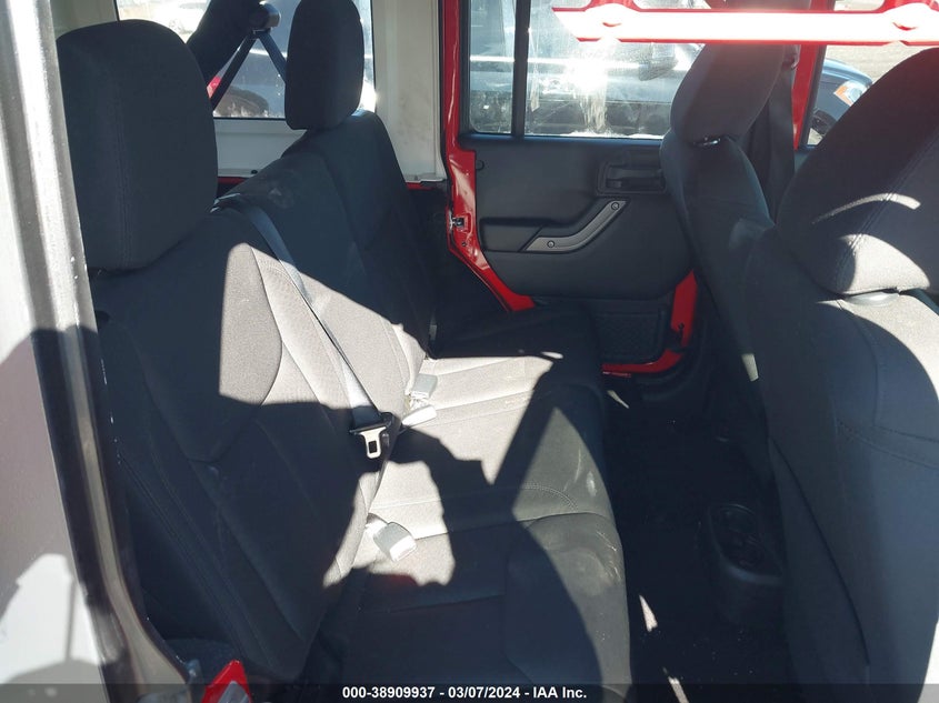 2016 JEEP WRANGLER UNLIMITED SPORT - 1C4BJWDG7GL200477