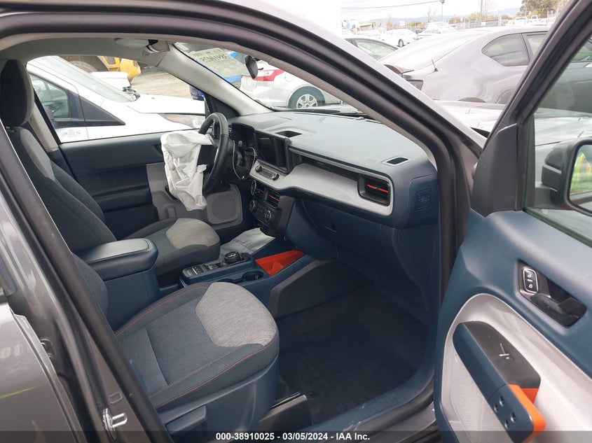 VIN 3FTTW8F96NRA07669 2022 FORD MAVERICK XLT
