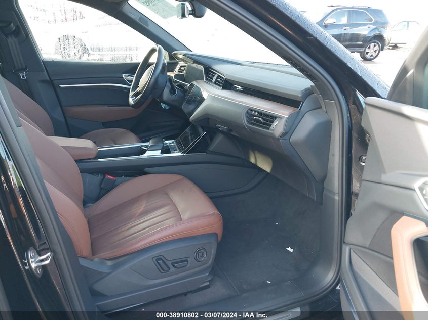 2022 Audi E-Tron Premium Plus Quattro VIN: WA1LAAGEXNB022014 Lot: 38910802