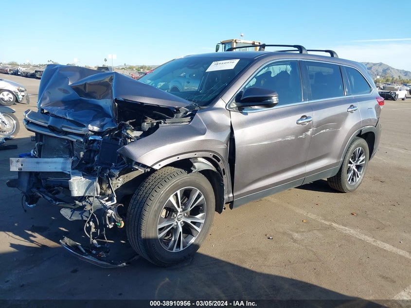 2019 TOYOTA HIGHLANDER VIN: 5TDZZRFH0KS309496