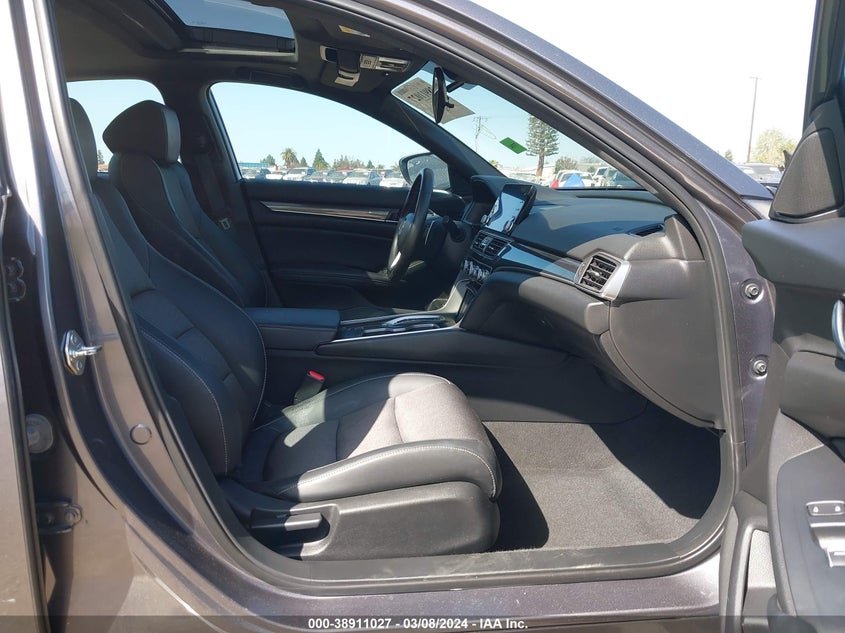 VIN 1HGCV2F38JA039069 2018 HONDA ACCORD SPORT