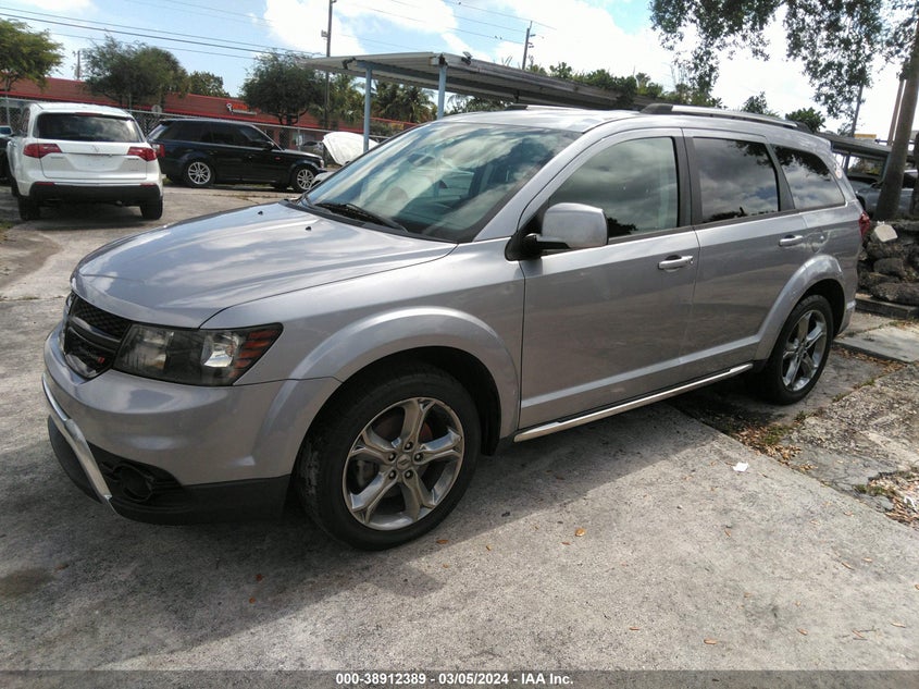 VIN 3C4PDCGG7JT215886 2018 DODGE JOURNEY CROSSROAD