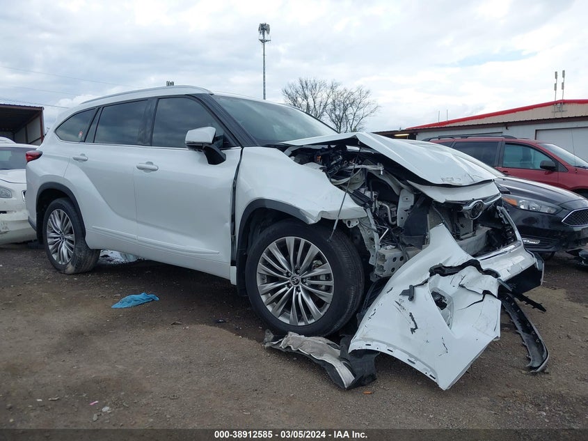 2022 TOYOTA HIGHLANDER VIN: 5TDFZRBH0NS236840
