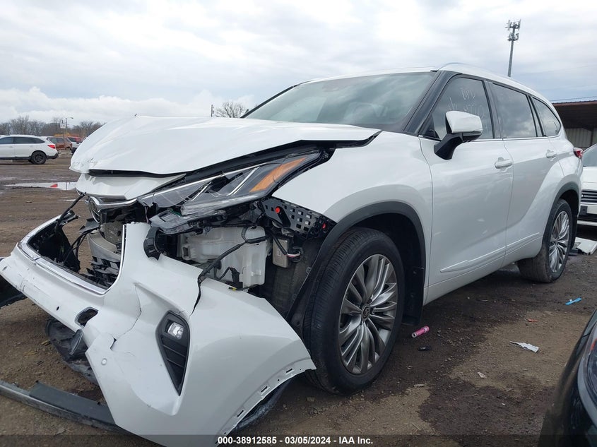 2022 TOYOTA HIGHLANDER VIN: 5TDFZRBH0NS236840