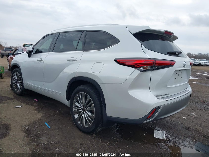 2022 TOYOTA HIGHLANDER VIN: 5TDFZRBH0NS236840
