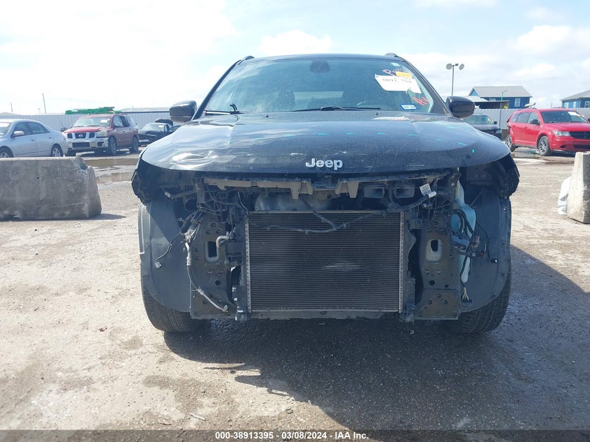 VIN 3C4NJCBB0KT651959 2019 JEEP COMPASS LATITUDE FWD