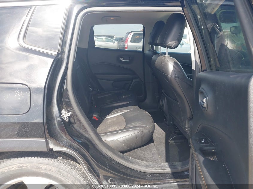 VIN 3C4NJCBB0KT651959 2019 JEEP COMPASS LATITUDE FWD