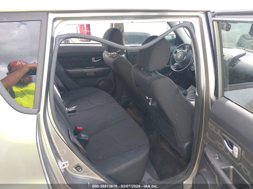 2013 KIA SOUL + - KNDJT2A6XD7592210
