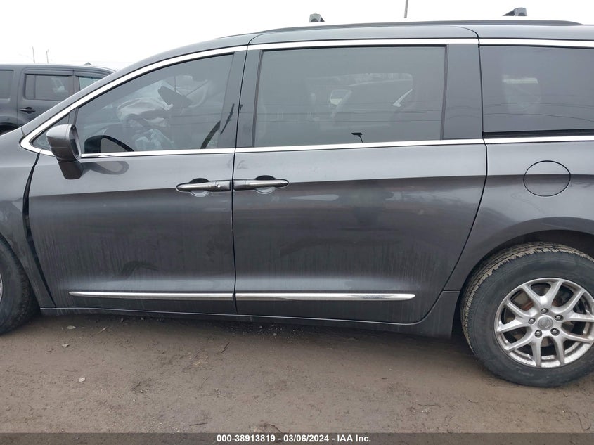 VIN 2C4RC1BG3LR274396 2020 CHRYSLER PACIFICA TOURING L