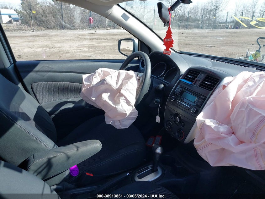 2015 NISSAN VERSA 1.6 SV - 3N1CN7AP5FL930235