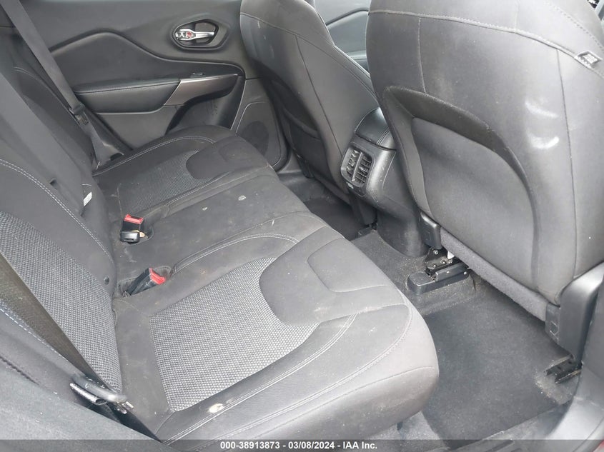 VIN 1C4PJMCB4KD432912 2019 JEEP CHEROKEE LATITUDE