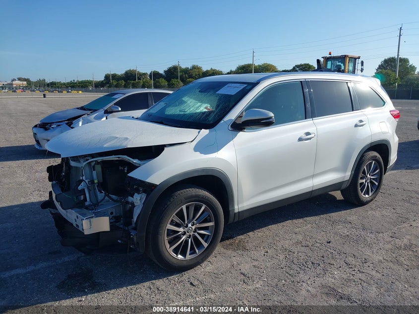 VIN 5TDKZRFH7KS357286 2019 TOYOTA HIGHLANDER SE/XLE