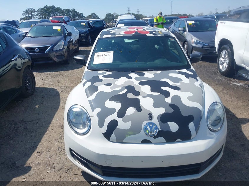 2014 VOLKSWAGEN BEETLE 2.5L ENTRY - 3VWFP7AT9EM619950