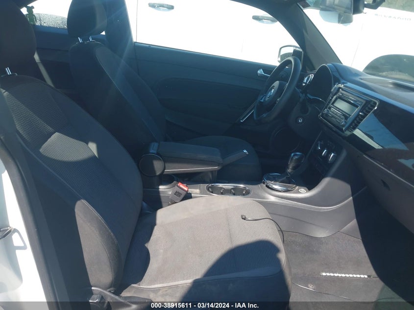 2014 VOLKSWAGEN BEETLE 2.5L ENTRY - 3VWFP7AT9EM619950