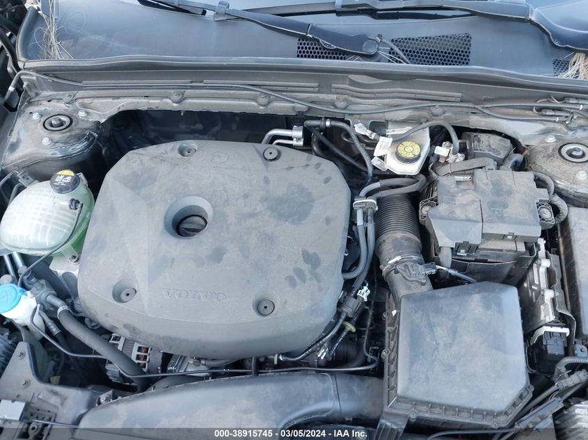 2020 VOLVO XC40 T5 MOMENTUM YV4162UK3L2187010