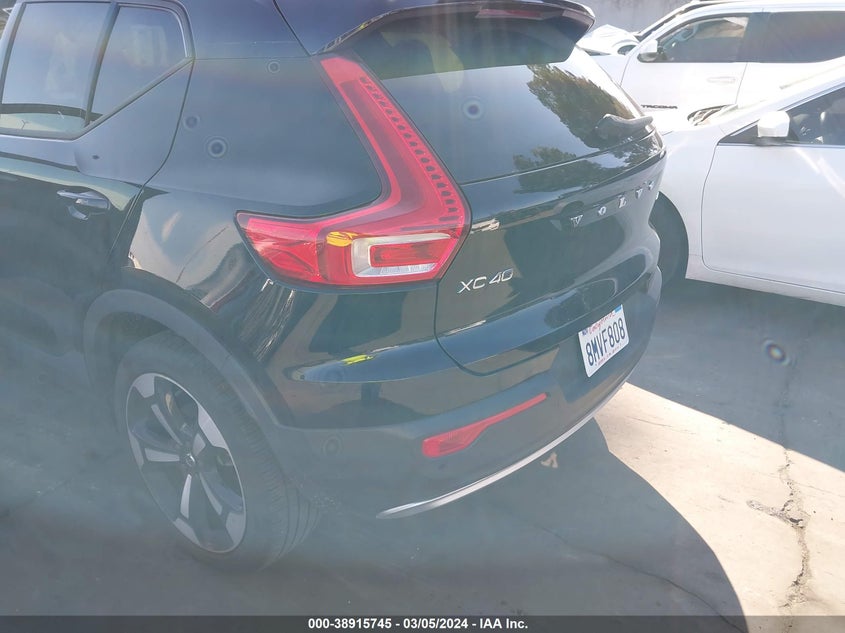 2020 VOLVO XC40 T5 MOMENTUM YV4162UK3L2187010